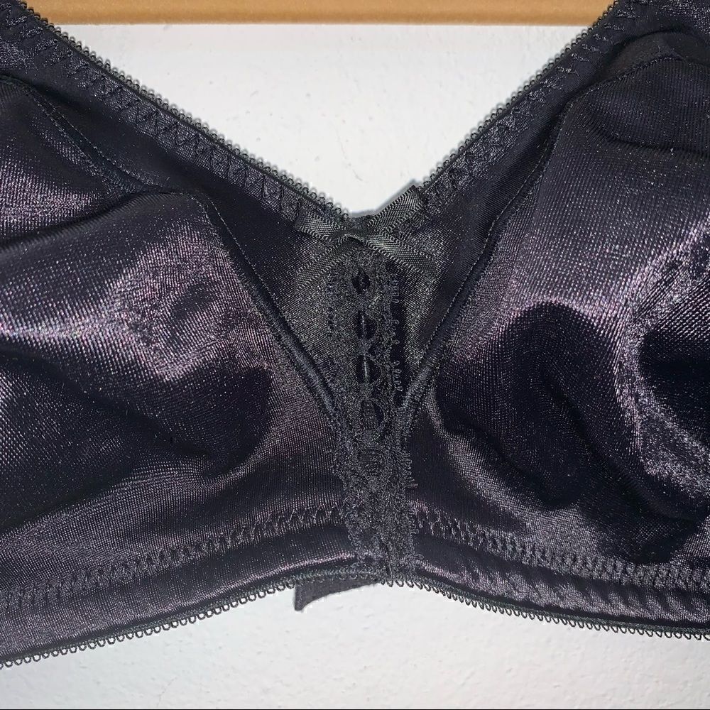 Bali Wireless Bra - Picture 2 of 5